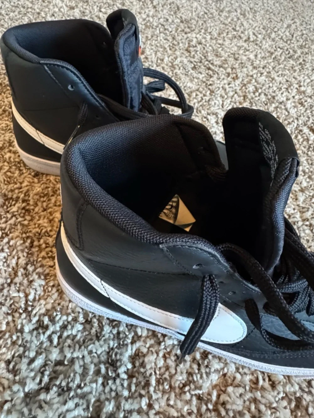 Kid's sneakers by Nike 6.5y(women's 8 us /38 euro).